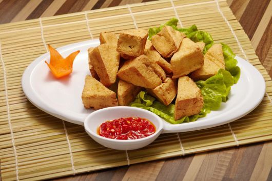 Air-Fried Tofu Bites with Chili Sauce